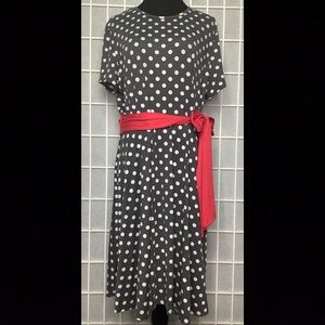 3XL Egy charcoal with white polkadot short sleeve dress. NWT